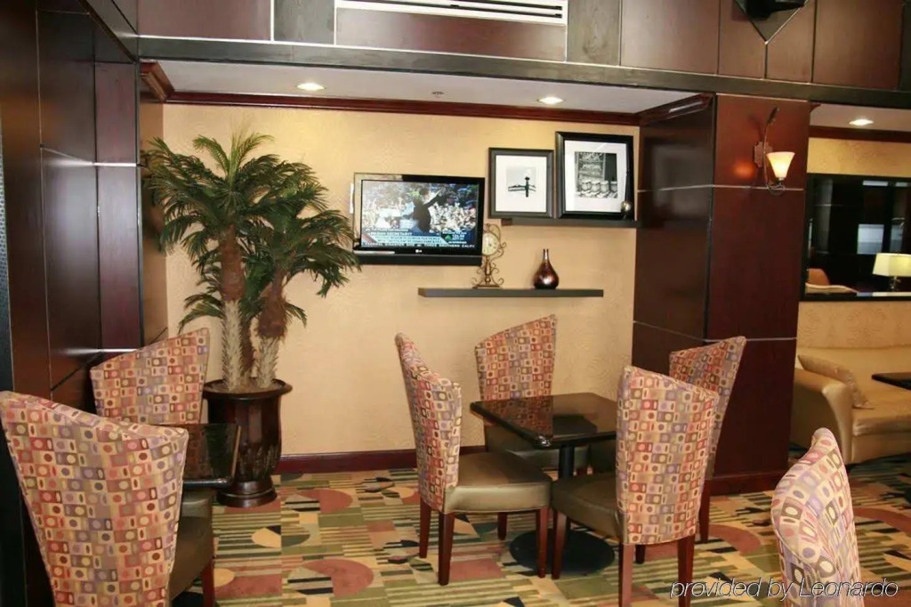 Hampton Inn & Suites Austin South Buda