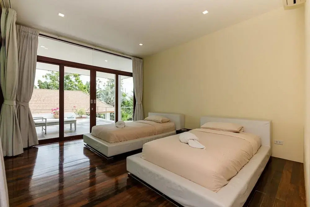 Unique Pool Villa with 5 Bedrooms and Sea View PM-C1