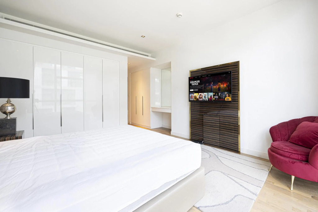 405, Building 1, City Walk