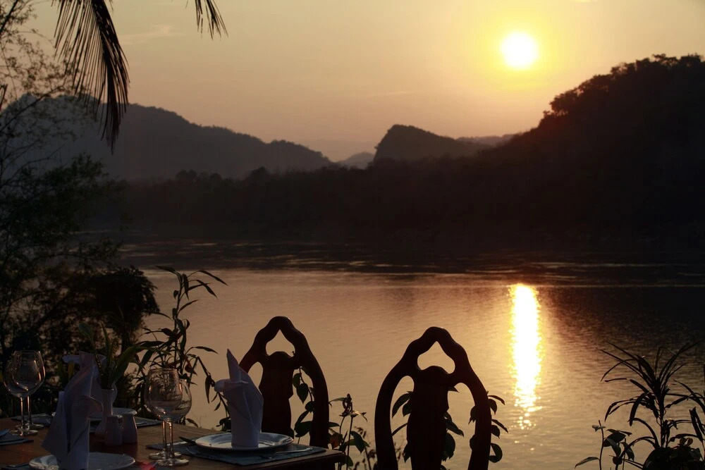 Sengmany Riverside Hotel