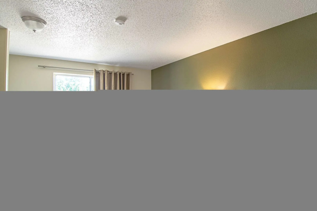 HomeTowne Studios by Red Roof Chicago - Waukegan