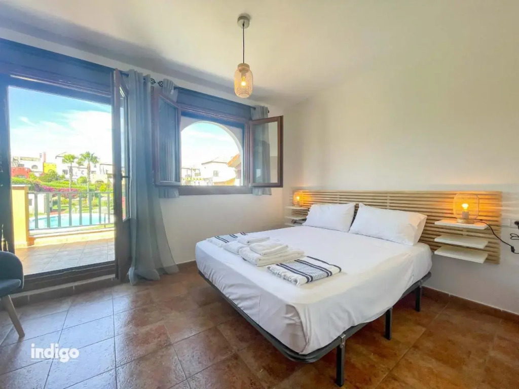Town House with Garden and Pool Access