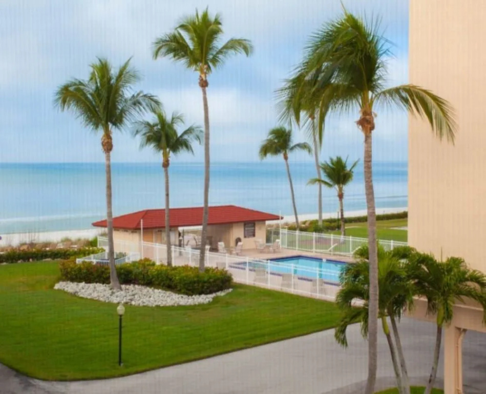 John's Dolphin Way Condo