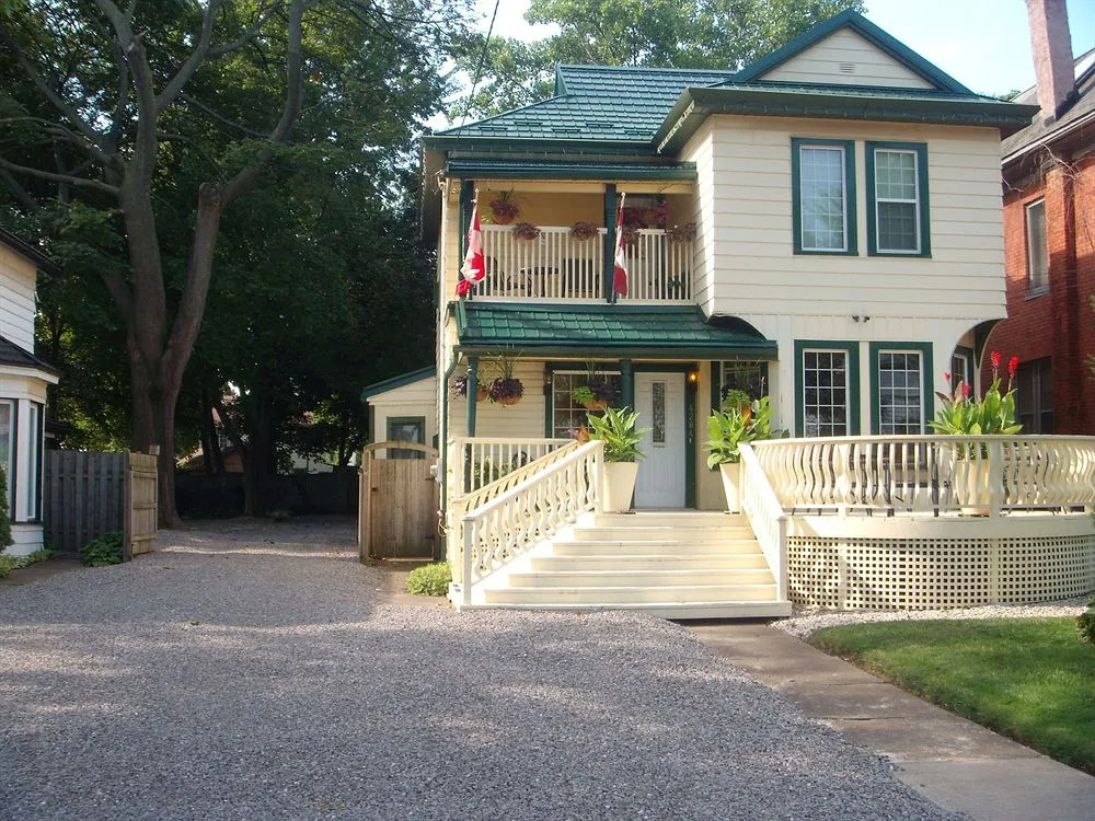 Ellis House Bed & Breakfast