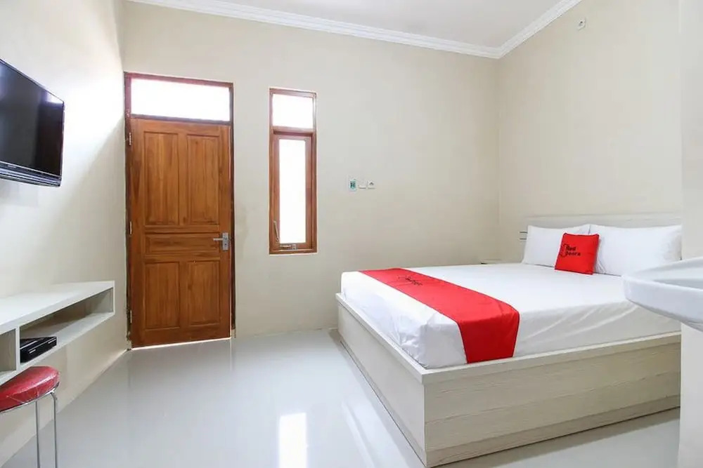 RedDoorz near Sheikh Zayed Surakarta