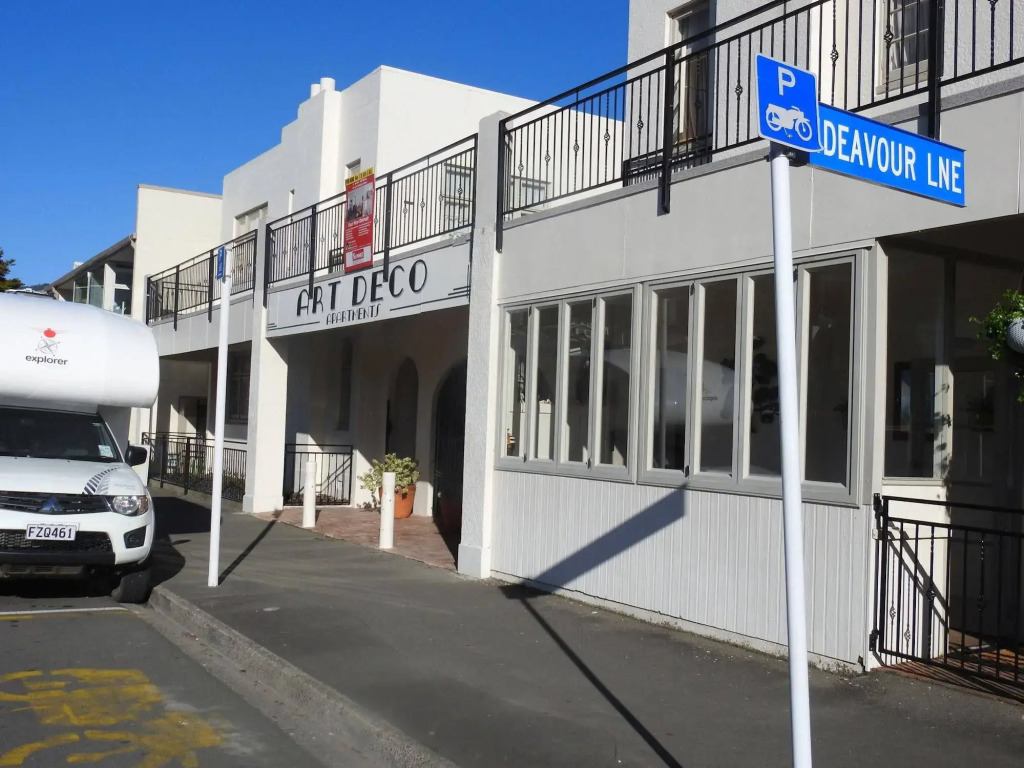 Art Deco Apartment