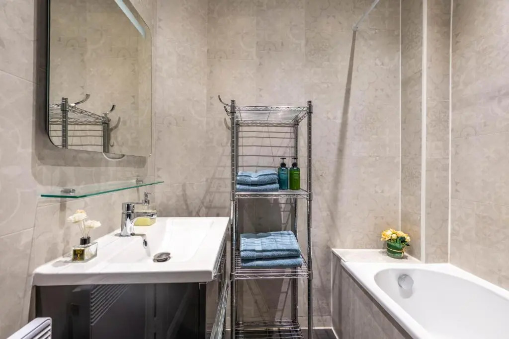 Nice Central Art Deco Flat 45 m²