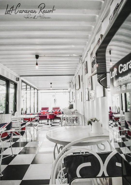 Loft Caravan Resort