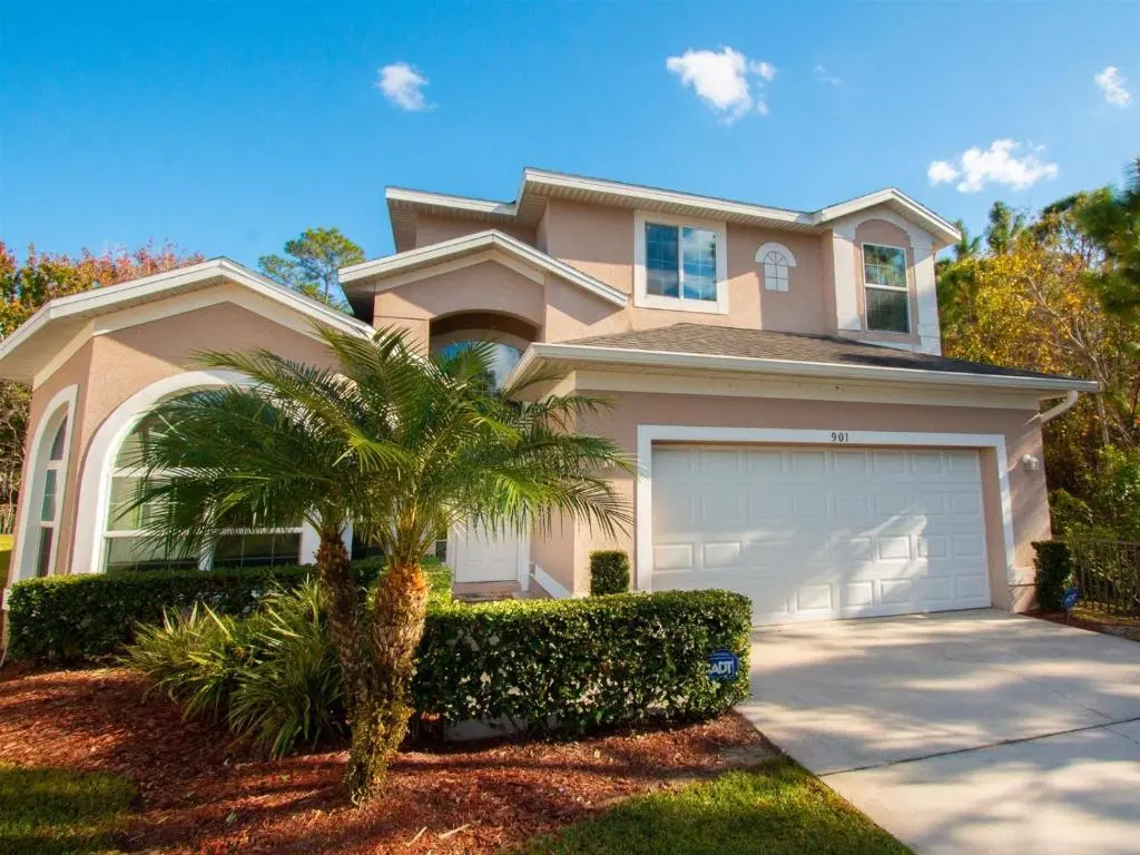 Luxurious With Privacy In 5 Bedroom With Private Pool By Florida Dream Homes