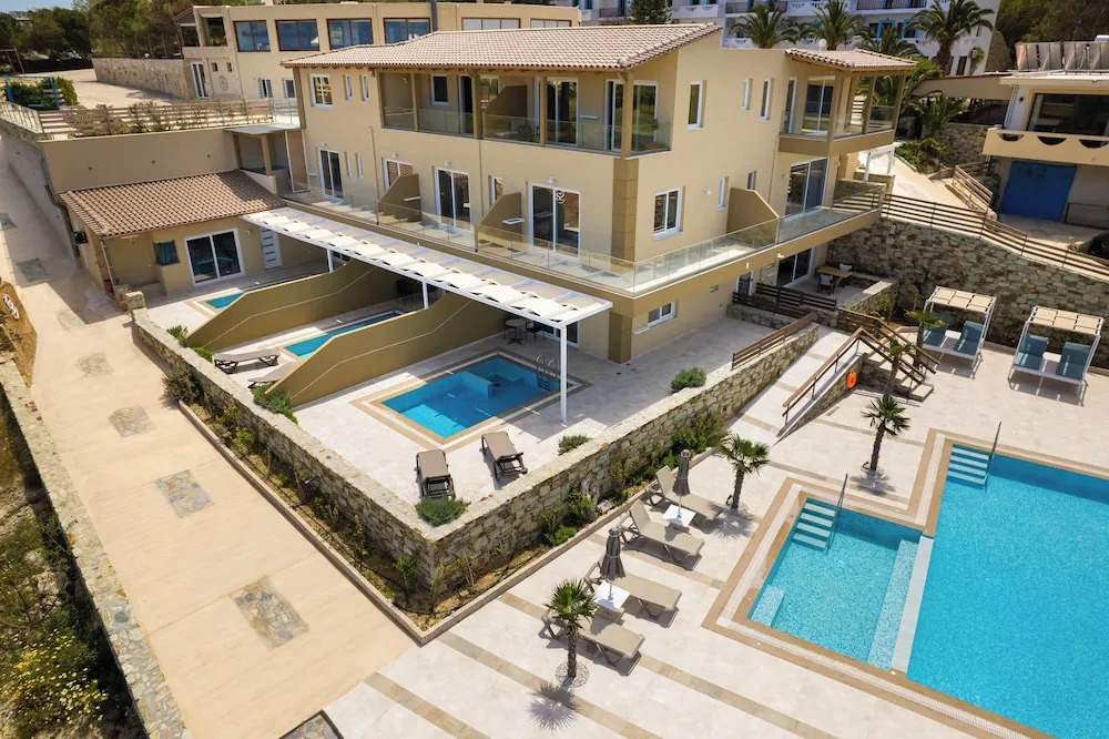 Spiros-Soula Thematic Suites