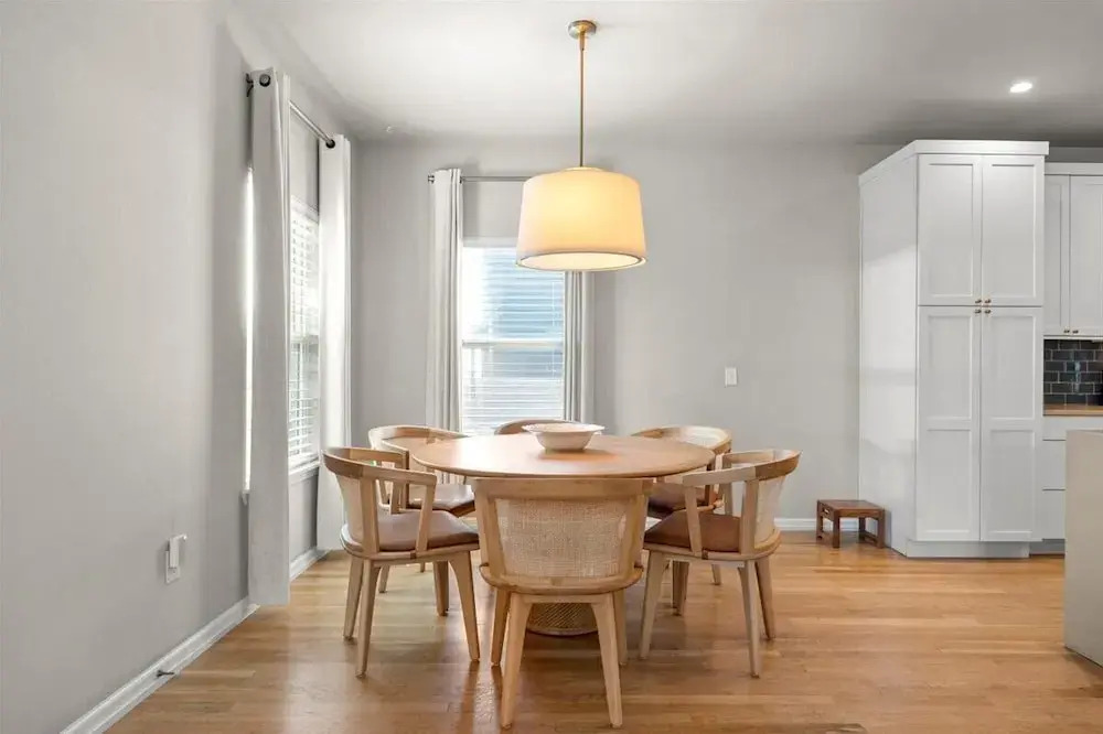 Spacious 3BR w Parking Pet Friendly