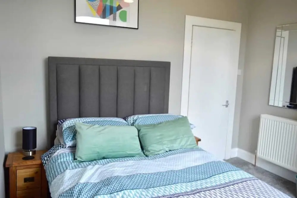 Lovely Traditional 2 Bedroom Flat in Haymarket