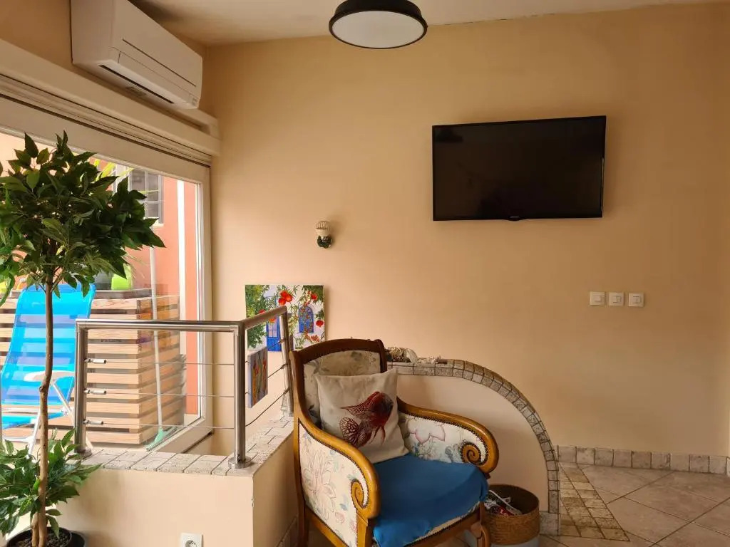 La tropezienne, Duplex 73 m2, 100 m du port, climatisation, grande terrasse