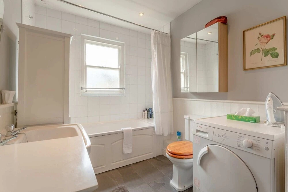 Charming Two Bedroom Home in West London