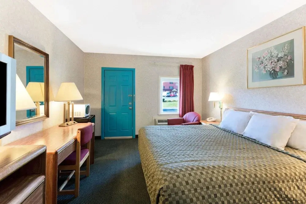 POCONO NIGHT LODGE