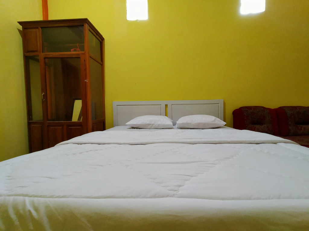 Hotel Hing Amimah near Bau Bau Port RedPartner