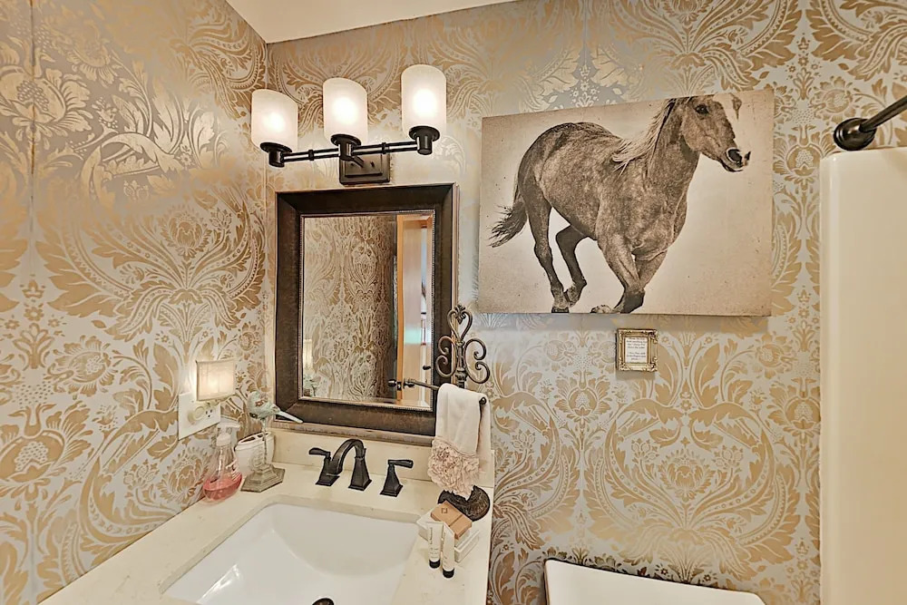 The "hawks Nest" Offers The Best Views In The Valley 2 Bedroom Home