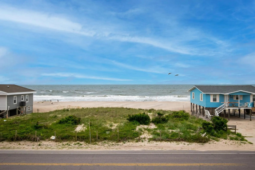 Southern Seabreeze by Oak Island Accommodations