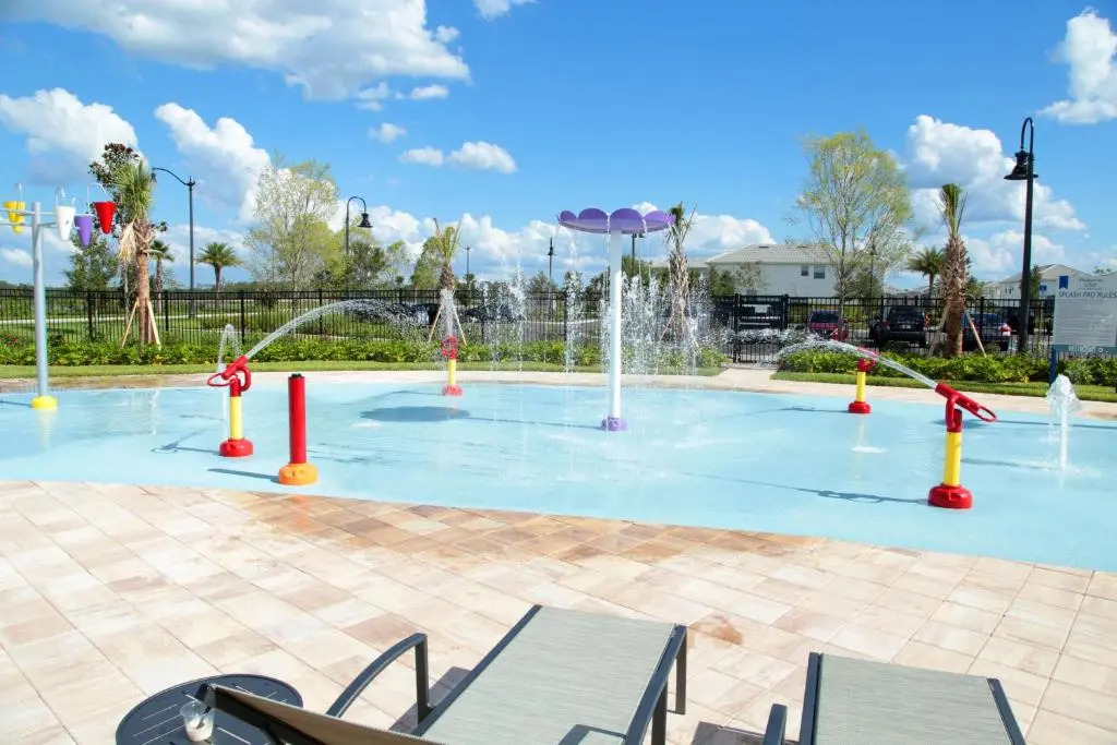 Gorgeous 4 Bedroom w/ Pool Close to Disney 4836