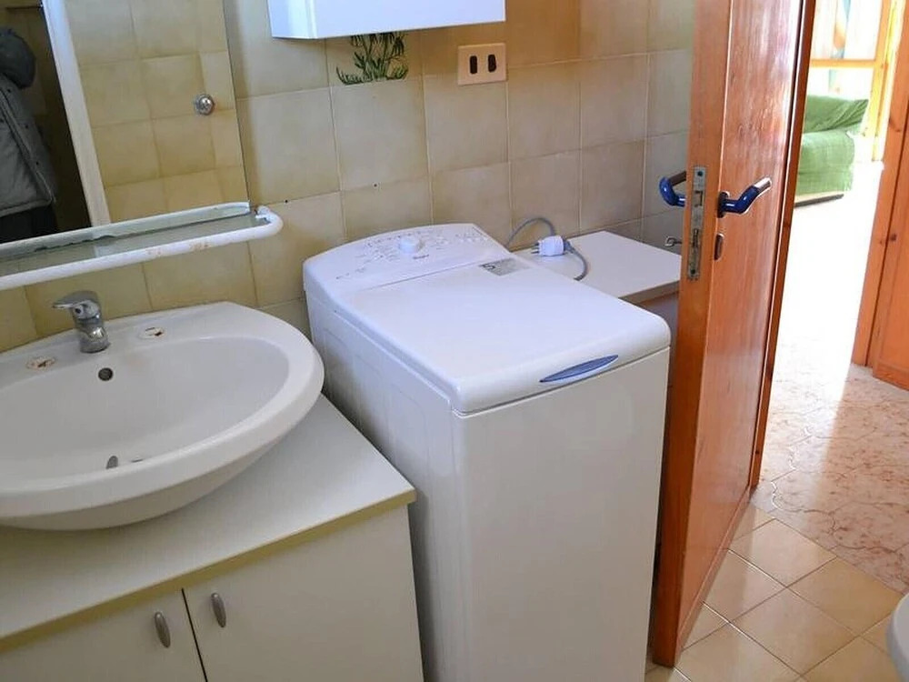 Apartment Near The Beach With Air Conditioning Pets Allowed