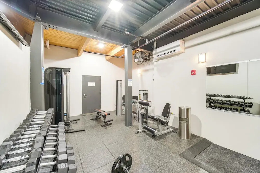 3 Mi to Dtwn Cleveland: Condo w/ Lake Erie Views!