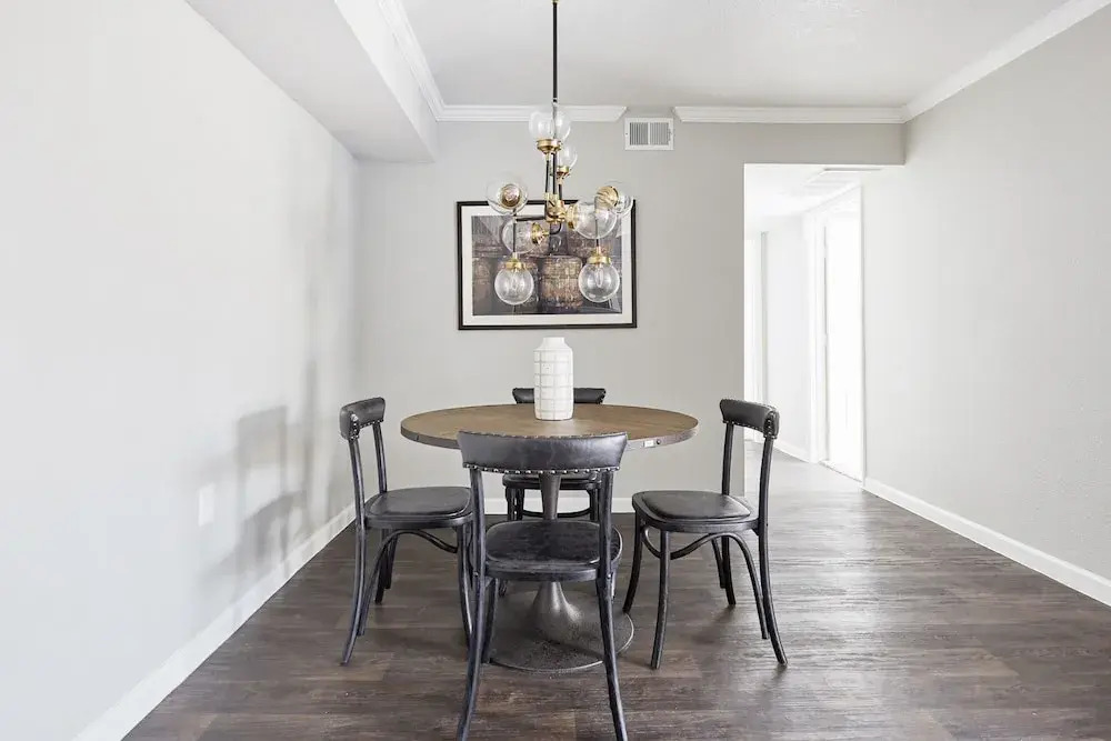 Deluxe Braeswood Place Suites by Sonder