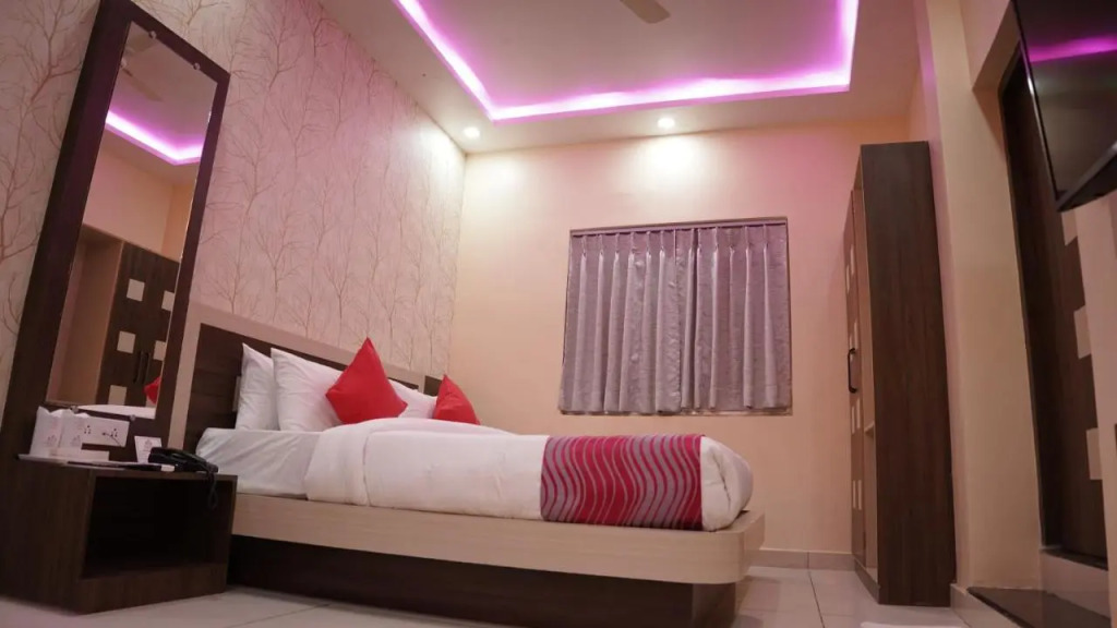 Hotel Embassy Grand