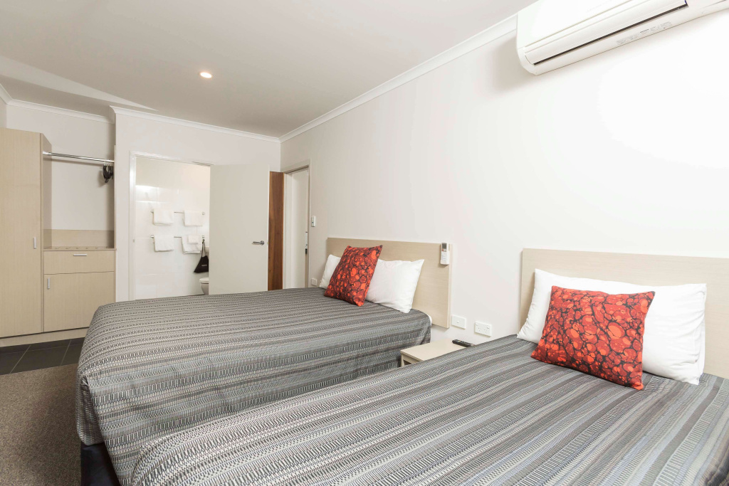 Belconnen Way Hotel & Serviced Apartments