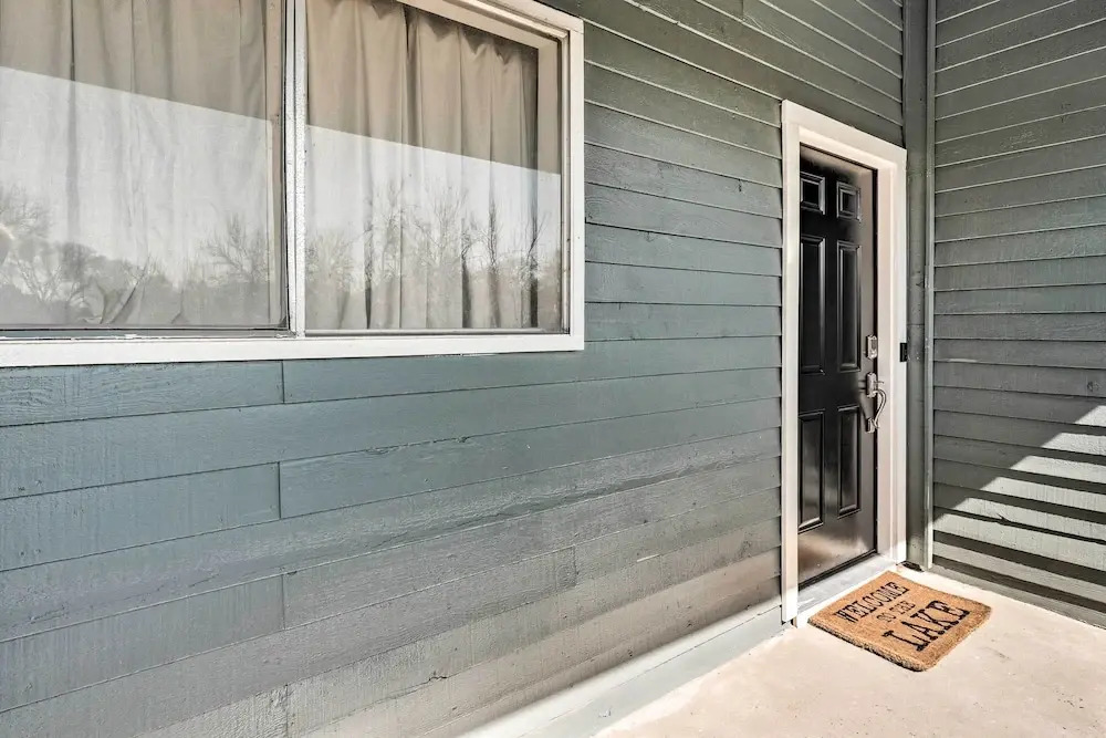 Idyllic Montgomery Condo w/ Pool & Lake View!