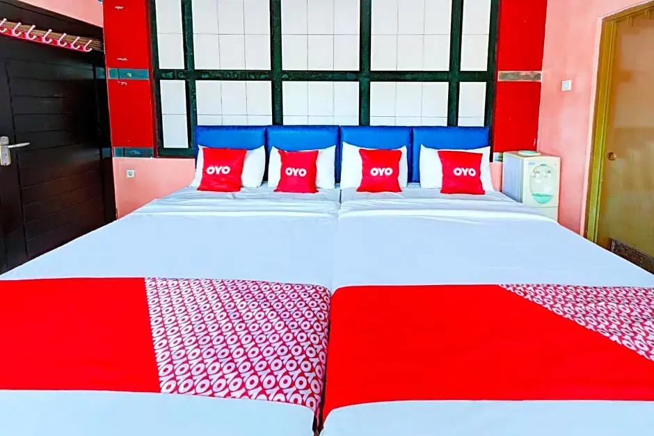 Indah Savana Hotel Mitra RedDoorz