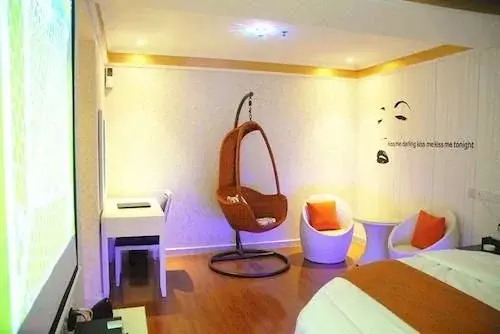 Yulongting Cinema Hotel
