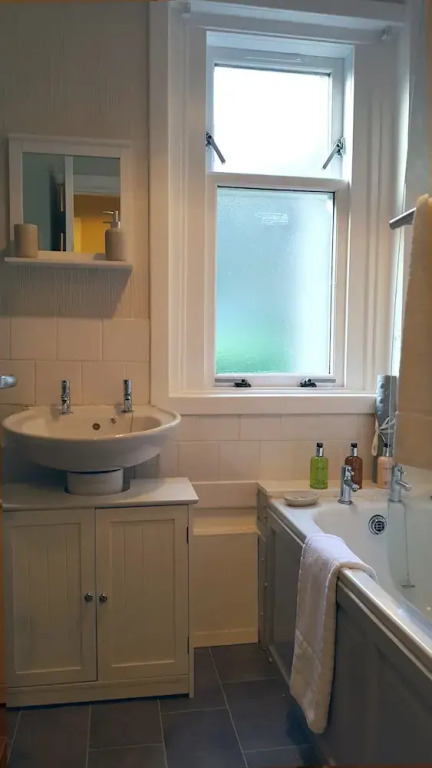 Castlehill Apartment