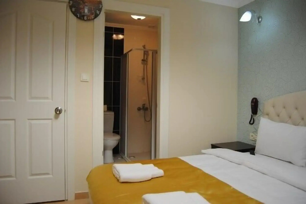 Lotus Hotel