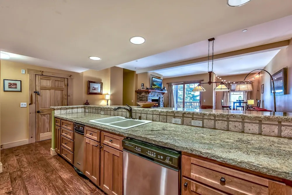 Luxury Three Bedroom Mountain Escape at Kirkwood Townhouse by RedAwning