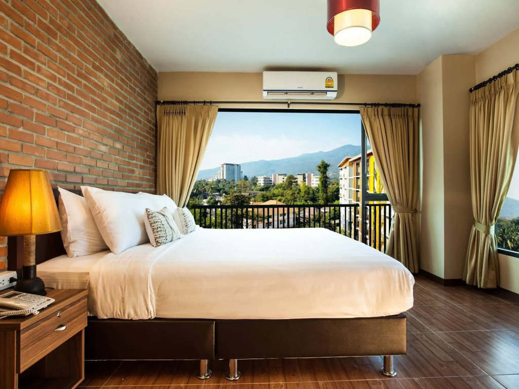 WE Valley Hotel
