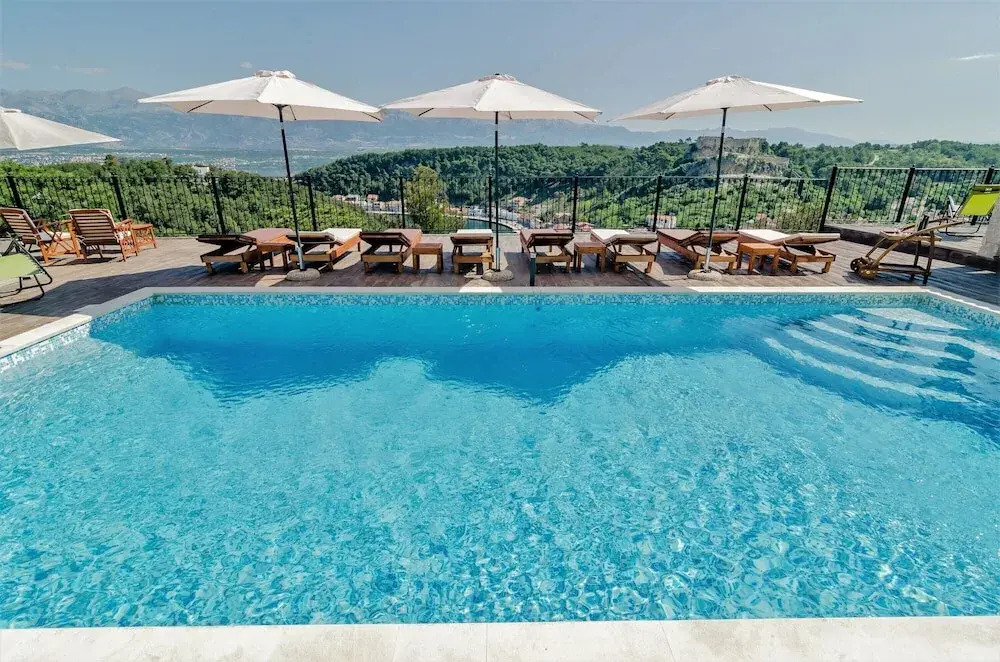 A2 Beautiful apt w. Magnificent View and Pool use