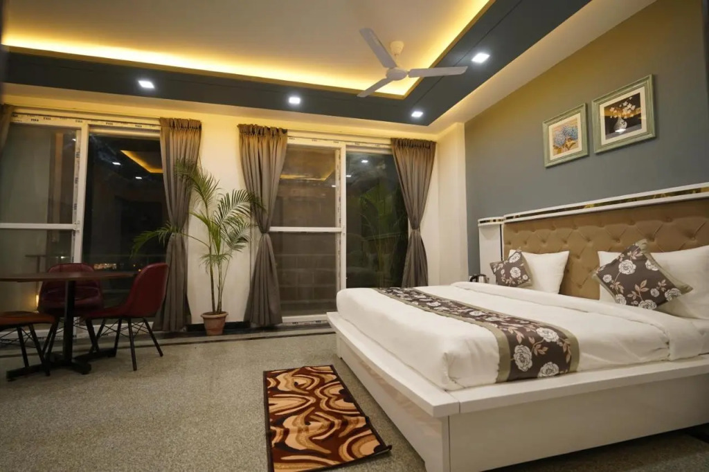 Posh Garden Inn Artemis Hospital Road Gurgaon