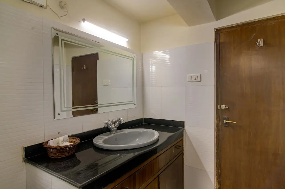 Muscatel Yavachi - 400 Mts from MG Marg