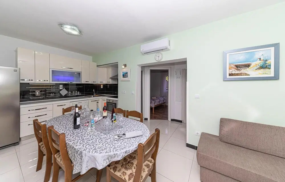 Stunning Home in Poljica With Wifi and 4 Bedrooms