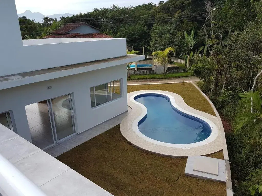 Bertioga, Praia Guaratuba, Costa do Sol - Ampla casa, nova, 4 suítes c/piscina