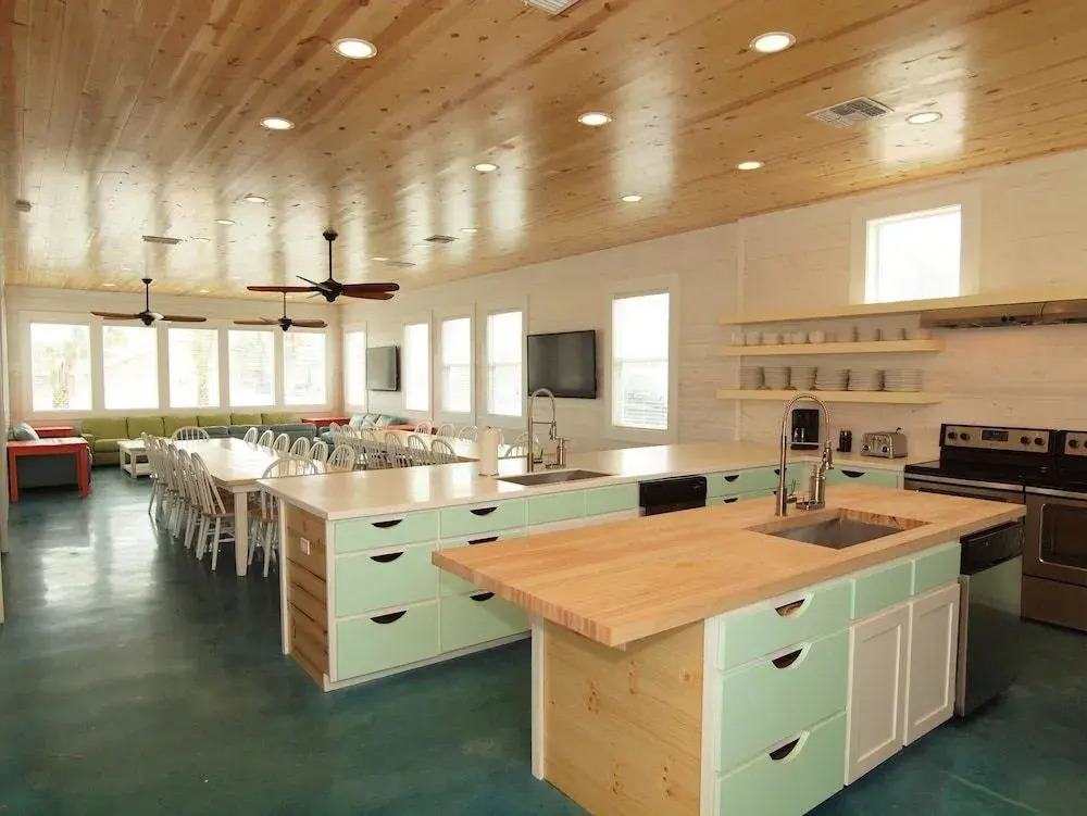 Beach Club Clubhouse 1