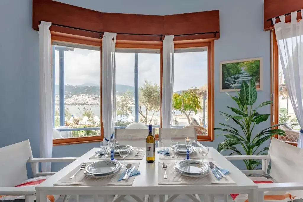 Karavos Sea View Apartments