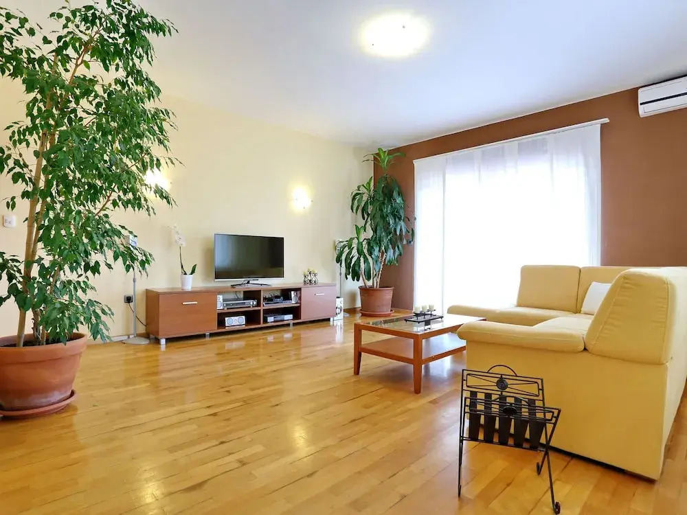 Luxurious Villa in Zadar With Swimming Pool