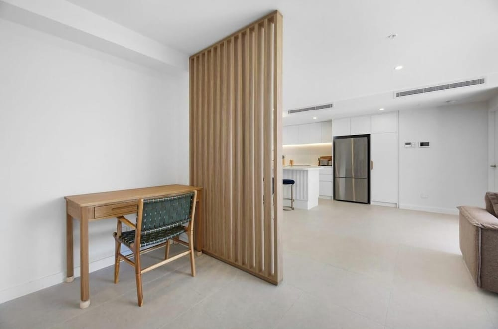 Luxury 2BR Palm Beach Apartment