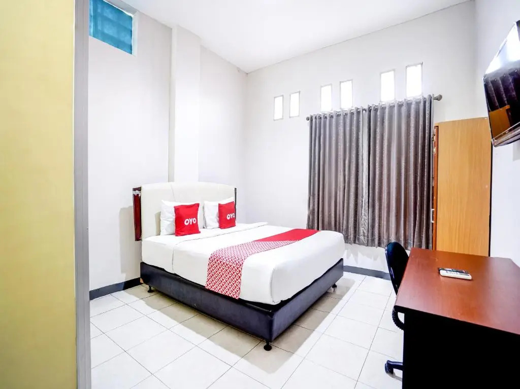 OYO Flagship 90890 Bratang Gede Residence