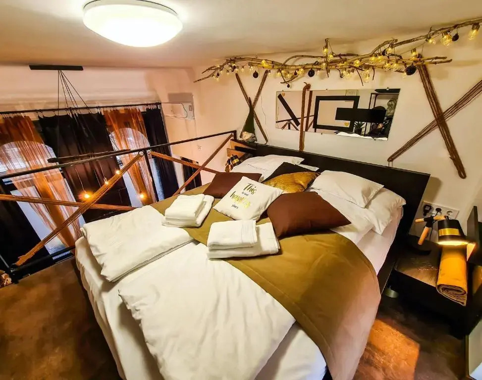 Rustic flat with perfect location (city center)