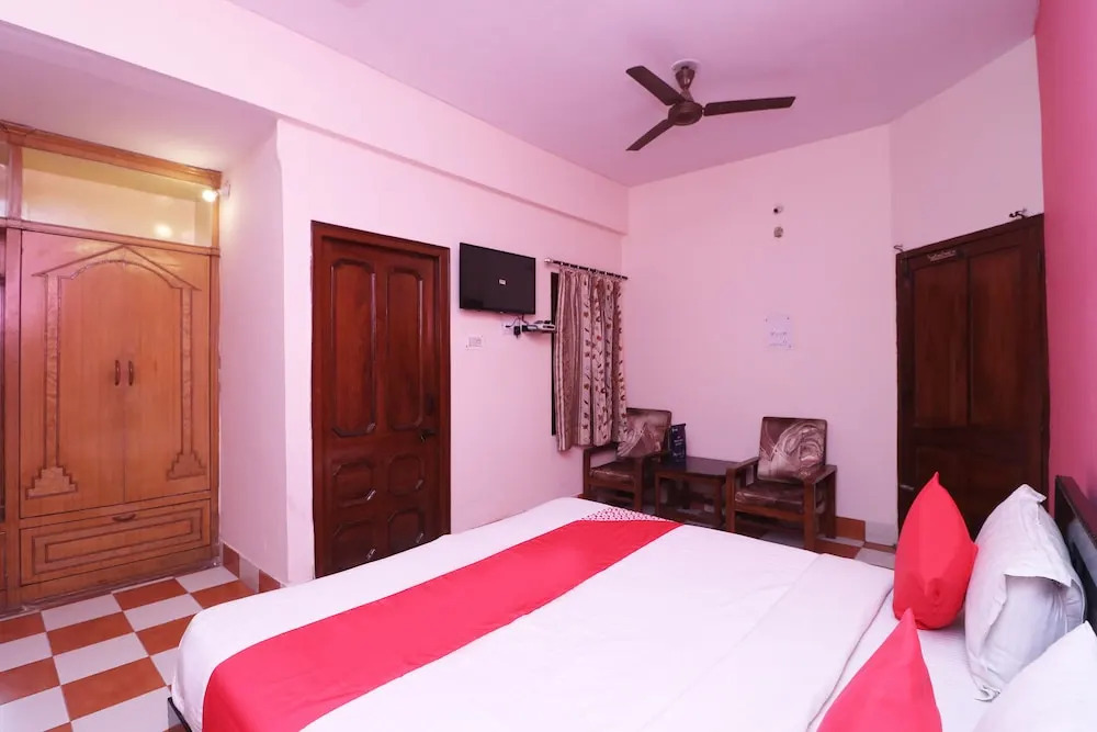 Oyo 24020 Megha Yatri Niwas