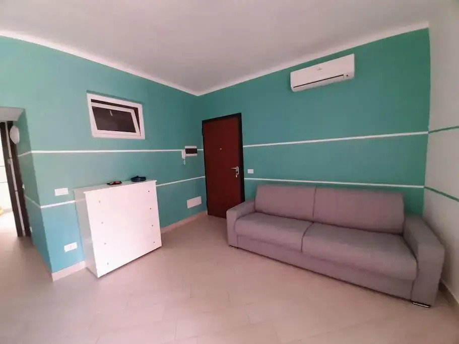 Ampio Bilocale Con Patio A 50 Metri Dal Mare!