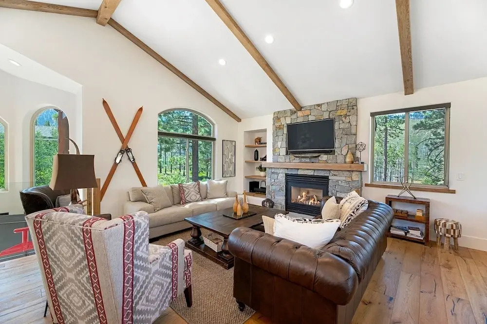 New Listing! Alpine W/ Private Hot Tub 4 Bedroom Home