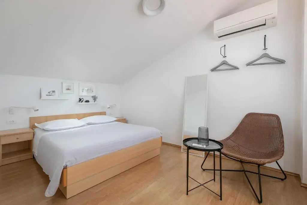 4+1 apartment in the city centre, near the beach